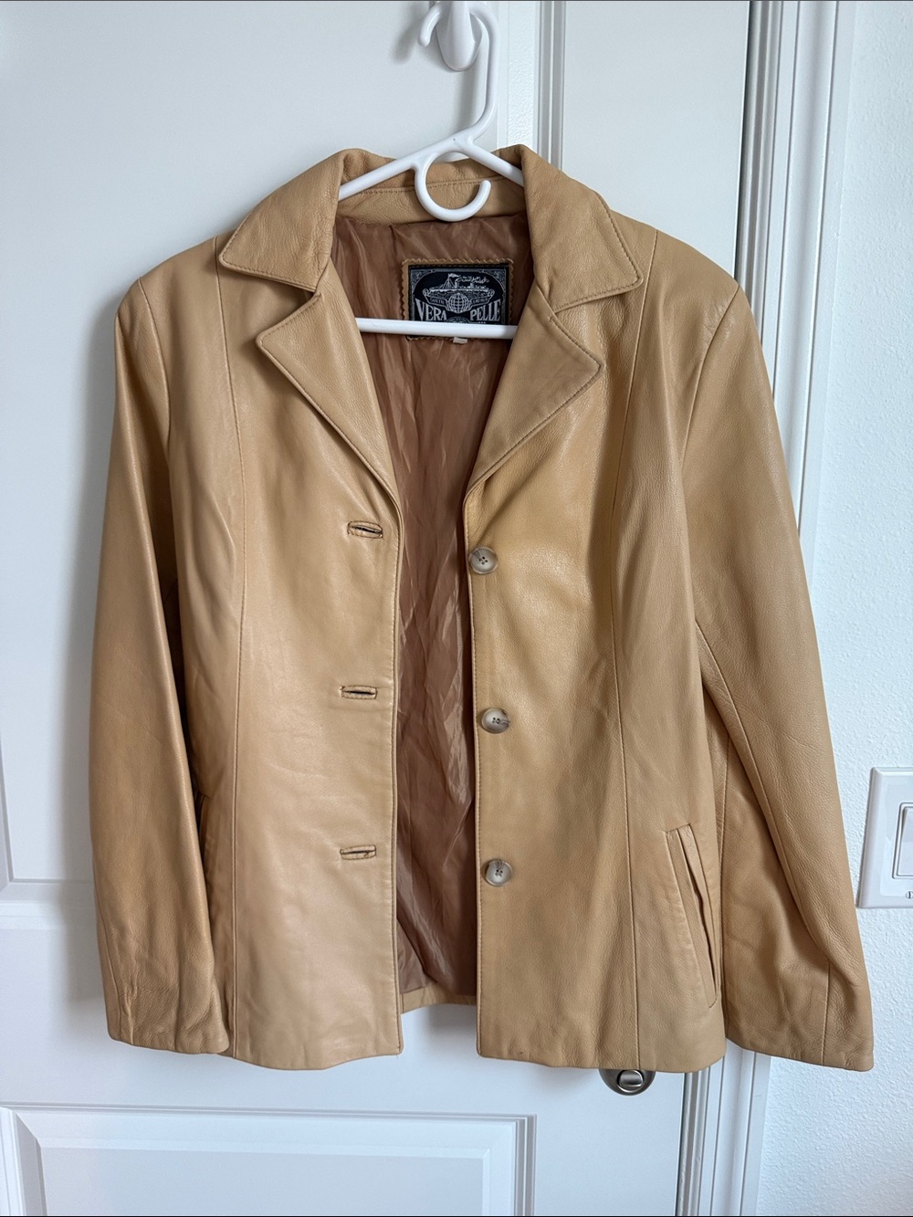 Vera Pelle Tan Leather Button-Front Jacket